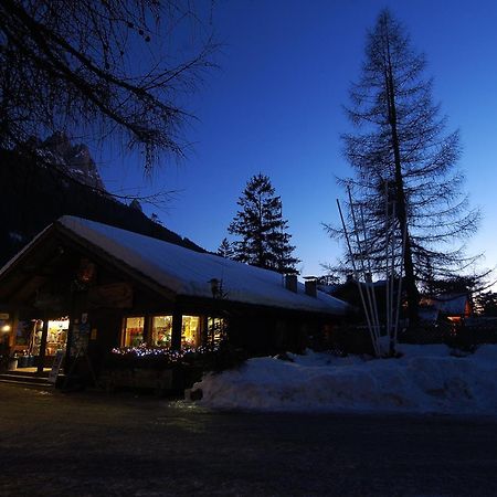 Camping Catinaccio Rosengarten Pozza di Fassa Kültér fotó