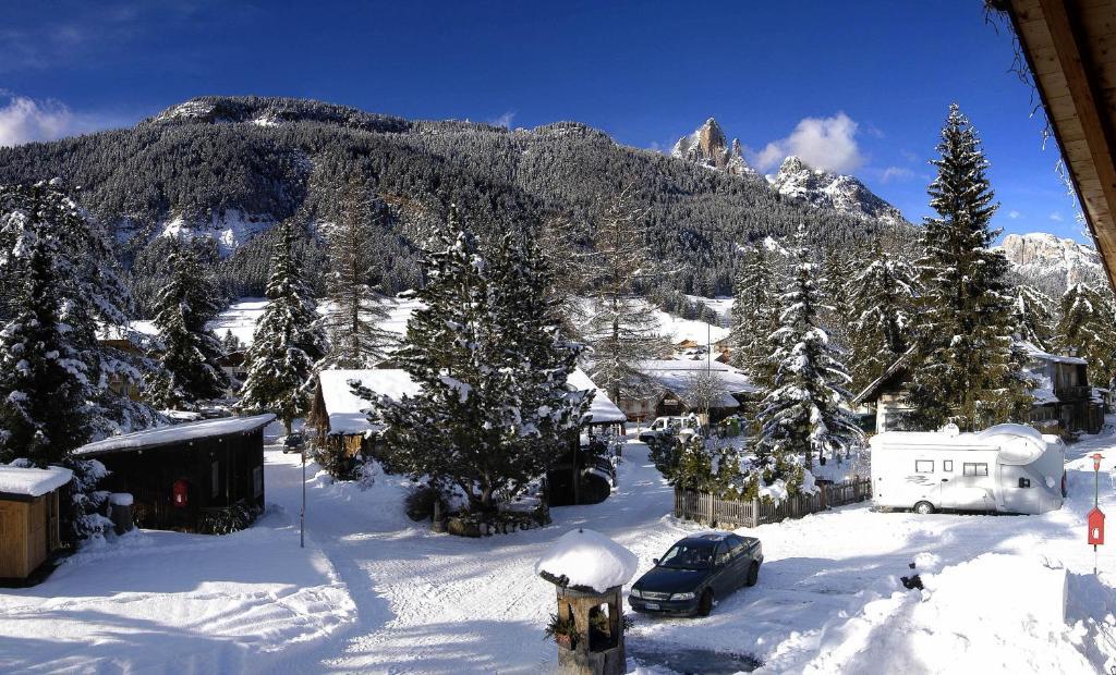 Camping Catinaccio Rosengarten Pozza di Fassa Kültér fotó